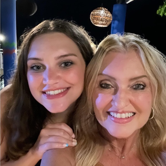 Meet your Posher, Kristie - Picture 5 of 6